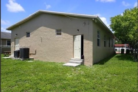 Propiedad comercial en venta en Hallandale Beach, Florida № 2012691 - foto 8