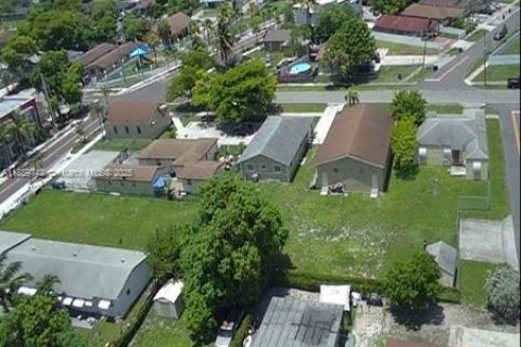 Propiedad comercial en venta en Hallandale Beach, Florida № 2012691 - foto 2