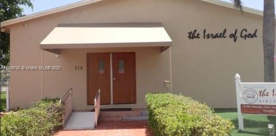 Propiedad comercial en Hallandale Beach, Florida № 2012691