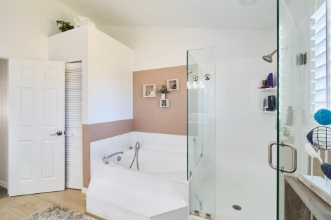 Townhouse in Hobe Sound, Florida 3 bedrooms, 174.19 sq.m. № 2260944 - photo 20