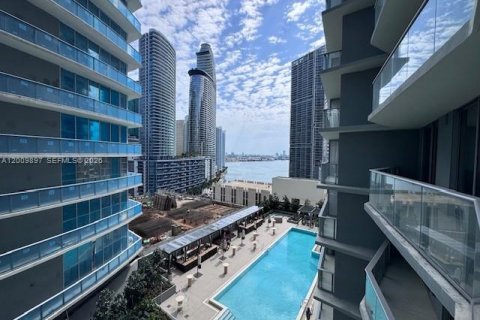 Condominio en alquiler en Miami, Florida, 2 dormitorios, 96.71 m2 № 2072828 - foto 30