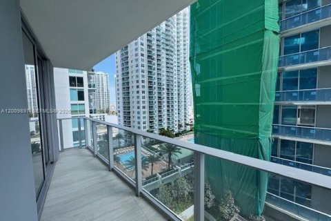 Condominio en alquiler en Miami, Florida, 2 dormitorios, 96.71 m2 № 2072828 - foto 25