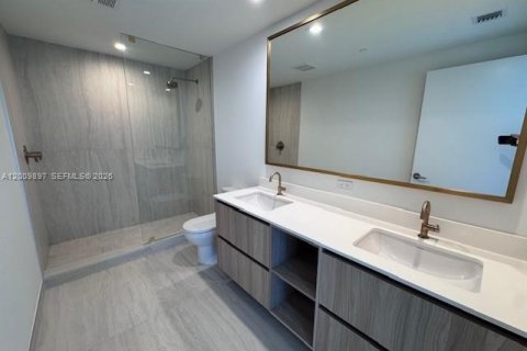 Condominio en alquiler en Miami, Florida, 2 dormitorios, 96.71 m2 № 2072828 - foto 17