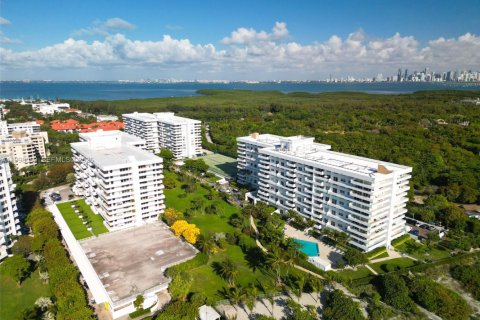 Condominio en venta en Key Biscayne, Florida, 1 dormitorio, 78.04 m2 № 2060448 - foto 27