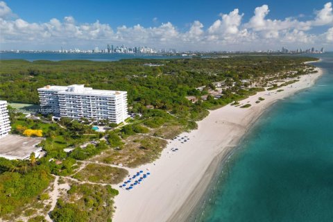 Condominio en venta en Key Biscayne, Florida, 1 dormitorio, 78.04 m2 № 2060448 - foto 28