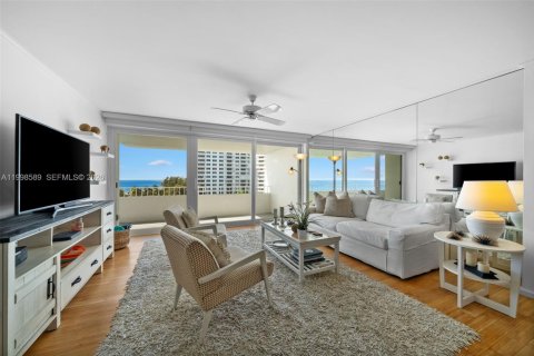 Condominio en venta en Key Biscayne, Florida, 1 dormitorio, 78.04 m2 № 2060448 - foto 6