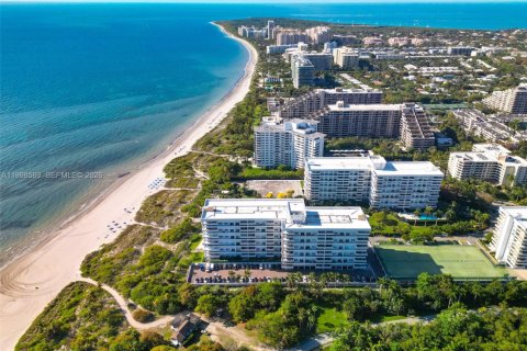 Condominio en venta en Key Biscayne, Florida, 1 dormitorio, 78.04 m2 № 2060448 - foto 30