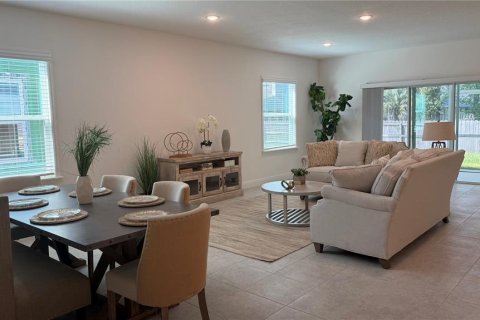 House in Gainesville, Florida 4 bedrooms, 199.83 sq.m. № 2338952 - photo 4