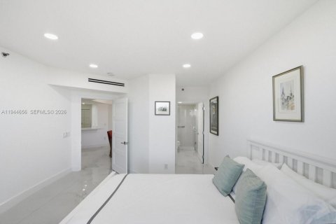 Купить кондоминиум в Серфсайд, Флорида 3 спальни, 157м2, № 2001461 - фото 22