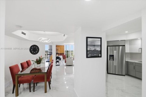 Купить кондоминиум в Серфсайд, Флорида 3 спальни, 157м2, № 2001461 - фото 5