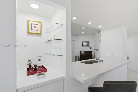 Купить кондоминиум в Серфсайд, Флорида 3 спальни, 157м2, № 2001461 - фото 30