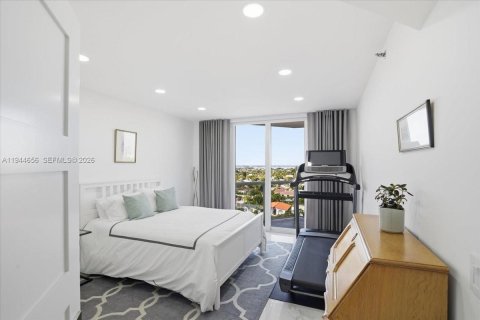 Купить кондоминиум в Серфсайд, Флорида 3 спальни, 157м2, № 2001461 - фото 20