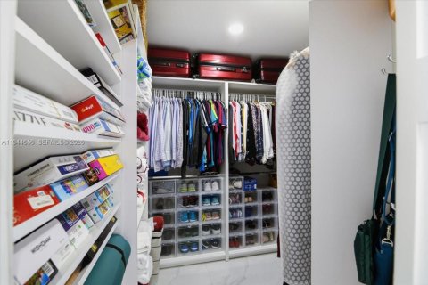 Купить кондоминиум в Серфсайд, Флорида 3 спальни, 157м2, № 2001461 - фото 19