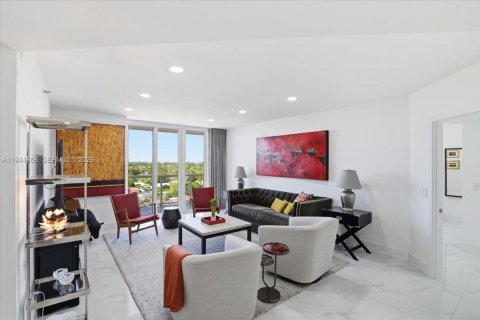 Кондоминиум с 3 спальнями в Серфсайд, Флорида № 2001461