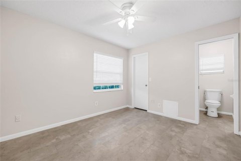 House in Orlando, Florida 2 bedrooms, 100.33 sq.m. № 1905910 - photo 8