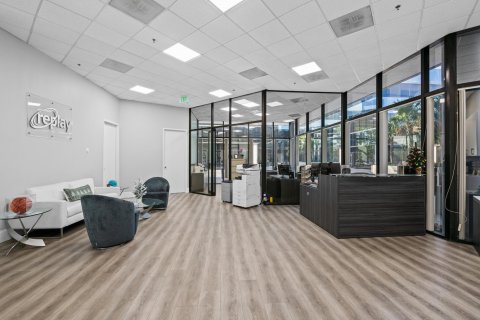 Propiedad comercial en venta en Boca Raton, Florida № 922369 - foto 1