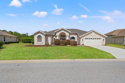 House in Weeki Wachee, Florida 3 bedrooms, 245.63 sq.m. № 2205127 - photo 2