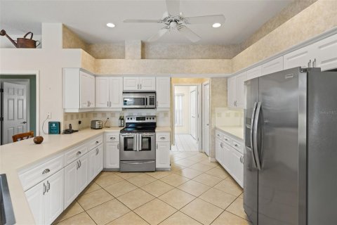 House in Weeki Wachee, Florida 3 bedrooms, 245.63 sq.m. № 2205127 - photo 10