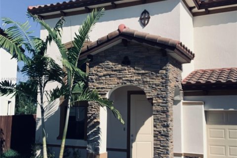 Дом в Хомстед, Флорида 4 спальни, 267.37м2 № 2005122