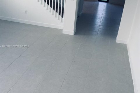 Снять в аренду виллу или дом в Хомстед, Флорида 4 спальни, 267.37м2, № 2005122 - фото 9