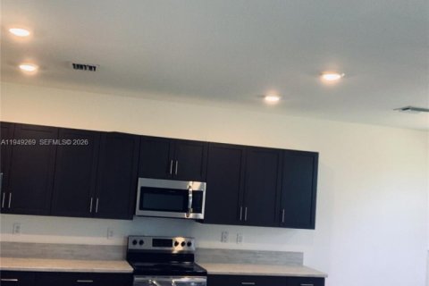 Снять в аренду виллу или дом в Хомстед, Флорида 4 спальни, 267.37м2, № 2005122 - фото 4