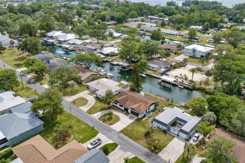 House in Crystal River, Florida 3 bedrooms, 182.46 sq.m. № 2226219 - photo 2
