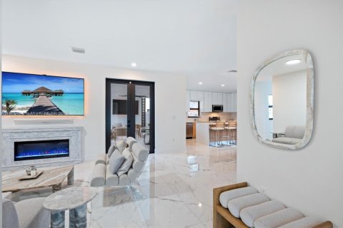 House in Miami, Florida 4 bedrooms, 218.51 sq.m. № 1952607 - photo 12