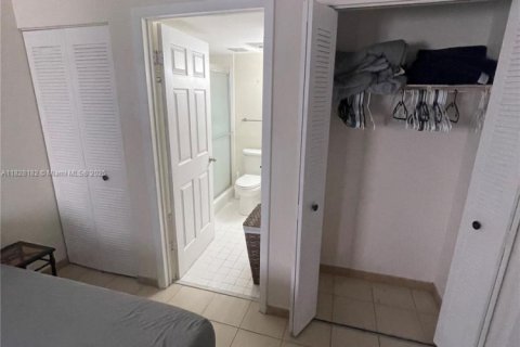 Copropriété à louer à Miami Beach, Floride: 2 chambres, 101.26 m2 № 1799363 - photo 8
