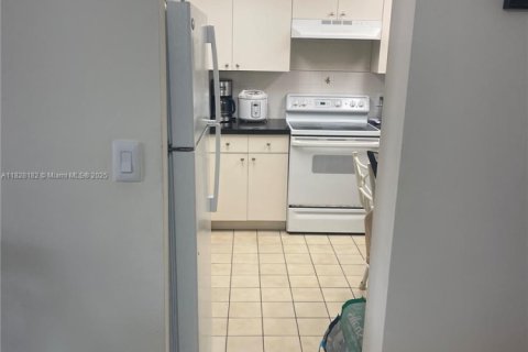 Copropriété à louer à Miami Beach, Floride: 2 chambres, 101.26 m2 № 1799363 - photo 11