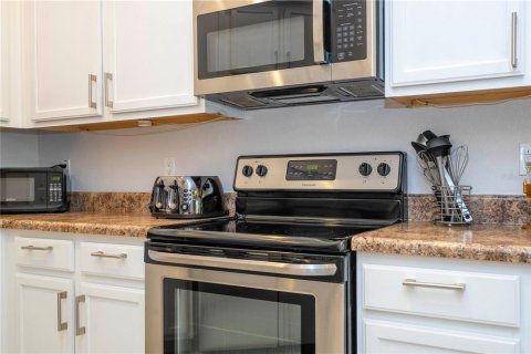 Condo in Kissimmee, Florida, 2 bedrooms  № 1883594 - photo 27