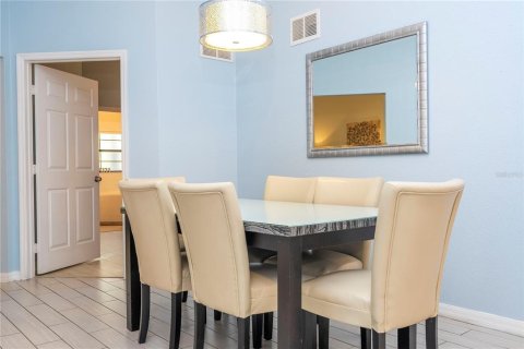 Condo in Kissimmee, Florida, 2 bedrooms  № 1883594 - photo 9
