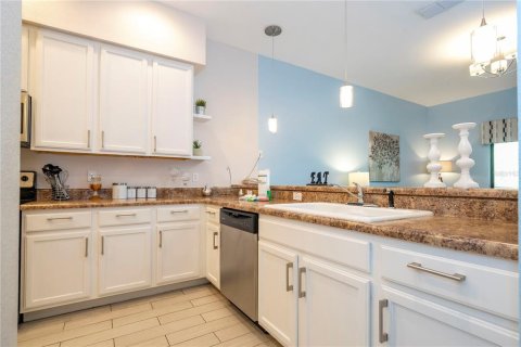 Condo in Kissimmee, Florida, 2 bedrooms  № 1883594 - photo 25