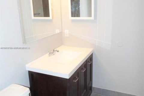 Copropriété à louer à Pompano Beach, Floride: 1 chambre, 75.53 m2 № 2028881 - photo 9