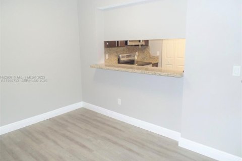 Copropriété à louer à Pompano Beach, Floride: 1 chambre, 75.53 m2 № 2028881 - photo 2