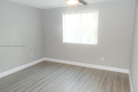 Copropriété à louer à Pompano Beach, Floride: 1 chambre, 75.53 m2 № 2028881 - photo 7