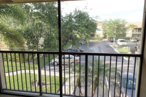 Copropriété à louer à Pompano Beach, Floride: 1 chambre, 75.53 m2 № 2028881 - photo 13