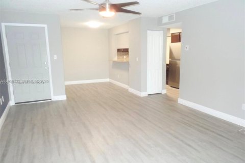 Copropriété à louer à Pompano Beach, Floride: 1 chambre, 75.53 m2 № 2028881 - photo 3