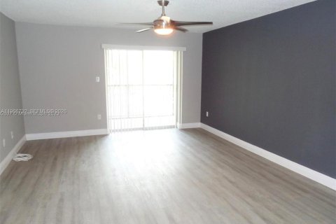 Copropriété à louer à Pompano Beach, Floride: 1 chambre, 75.53 m2 № 2028881 - photo 4