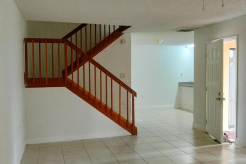 Touwnhouse à louer à West Palm Beach, Floride: 2 chambres, 122.45 m2 № 2439220 - photo 2