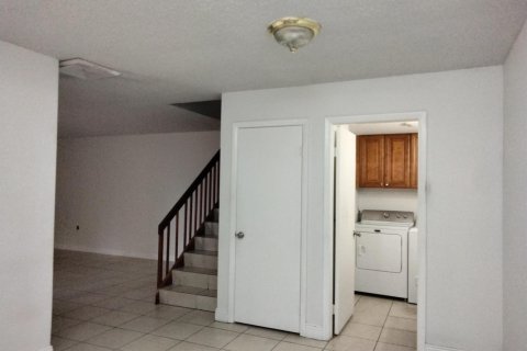 Touwnhouse à louer à West Palm Beach, Floride: 2 chambres, 122.45 m2 № 2439220 - photo 4