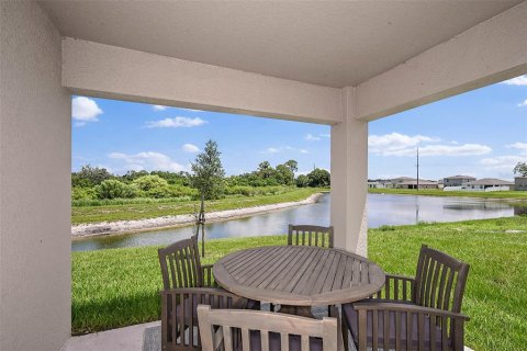 House in Haines City, Florida 3 bedrooms, 146.97 sq.m. № 2238364 - photo 14