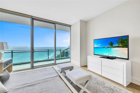 Condo in Bal Harbour, Florida, 3 bedrooms  № 2042092 - photo 17