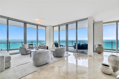 Condo in Bal Harbour, Florida, 3 bedrooms  № 2042092