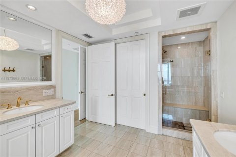 Condo in Bal Harbour, Florida, 3 bedrooms  № 2042092 - photo 15