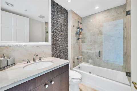 Condo in Bal Harbour, Florida, 3 bedrooms  № 2042092 - photo 20