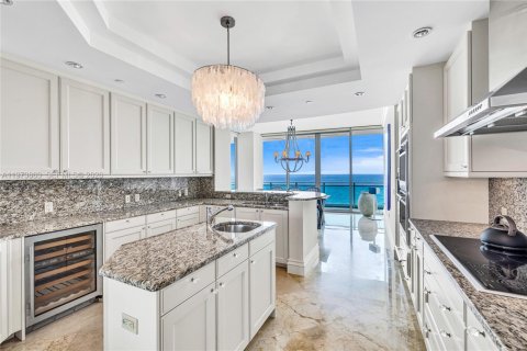 Condo in Bal Harbour, Florida, 3 bedrooms  № 2042092 - photo 4