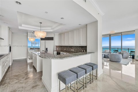Condo in Bal Harbour, Florida, 3 bedrooms  № 2042092 - photo 24