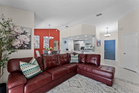 House in Casselberry, Florida 3 bedrooms, 149.48 sq.m. № 1842179 - photo 28
