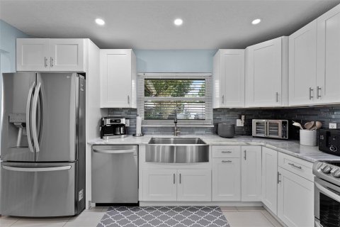 House in Casselberry, Florida 3 bedrooms, 149.48 sq.m. № 1842179 - photo 4