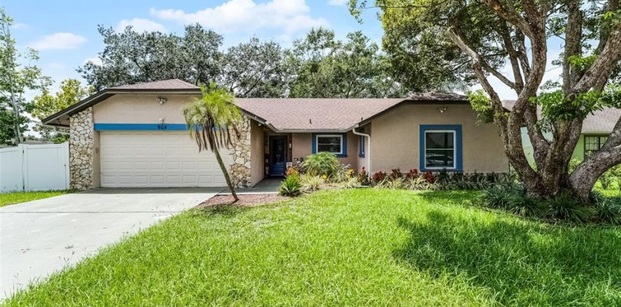 House in Casselberry, Florida 3 bedrooms, 149.48 sq.m. № 1842179